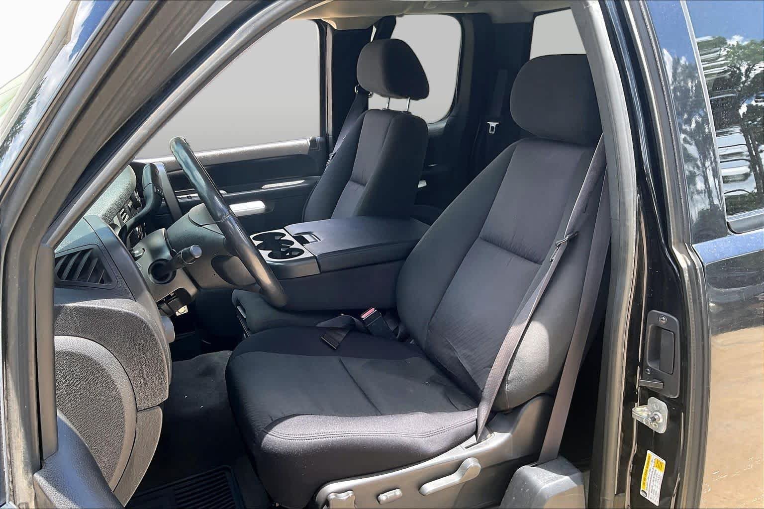 Used 2011 Black Chevrolet LT image 7