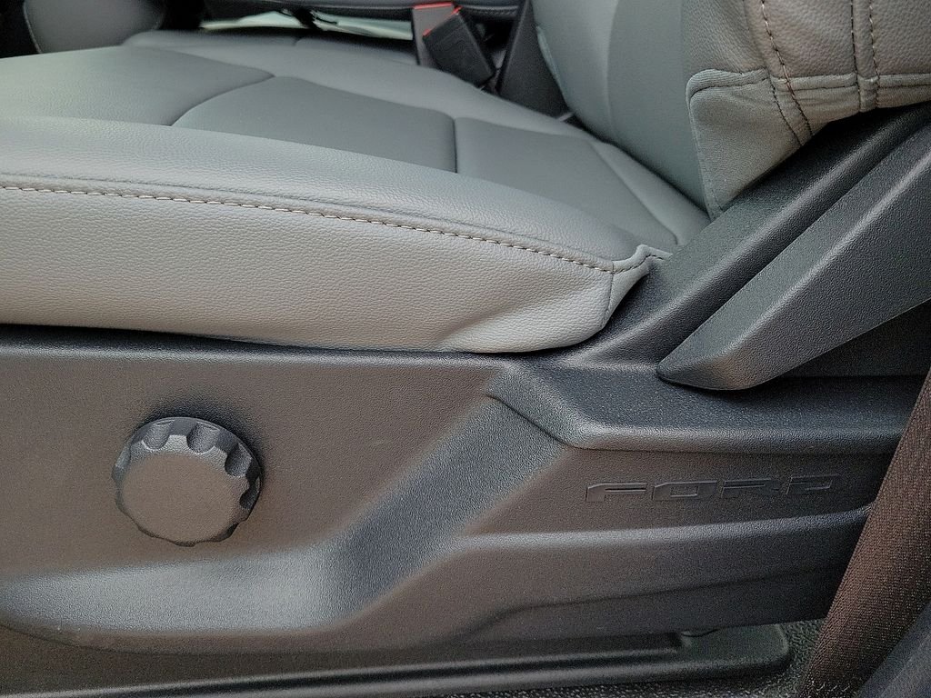 New 2026 Oxford White Ford F-250® XL image 20
