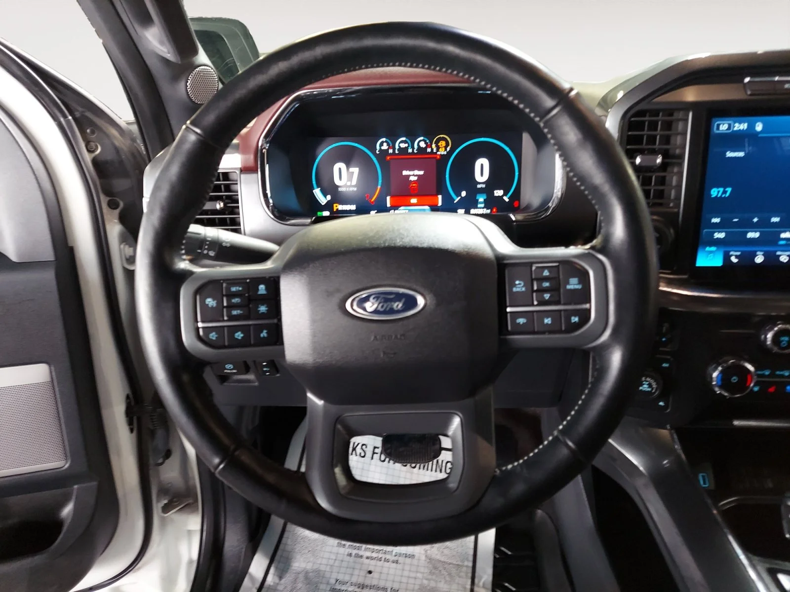 Used 2022 White Metallic Ford LARIAT image 13