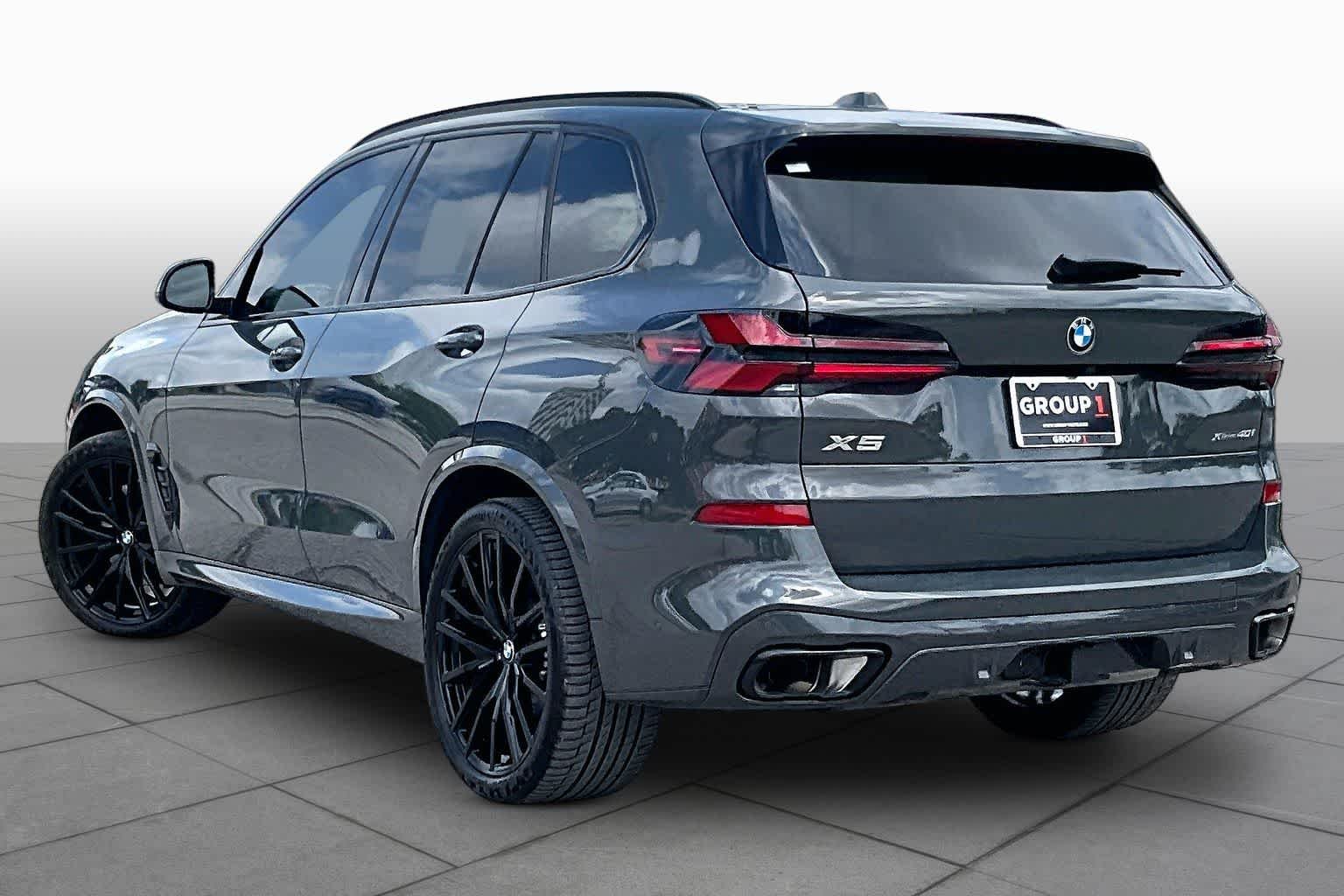 Used 2026 Dravit Grey Metallic BMW xDrive40i image 11