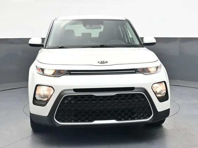 Used 2020 White Kia S image 10