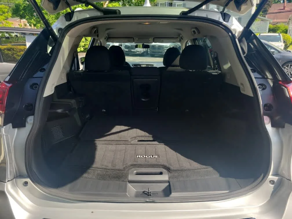 Used 2018 Brilliant Silver Nissan SV image 26