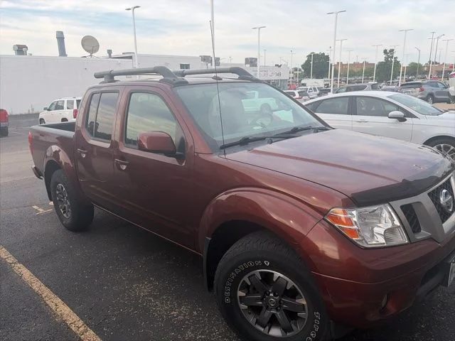 2017 Nissan Frontier 4.0 PRO-4X Crew Cab 4X4 AT's photo