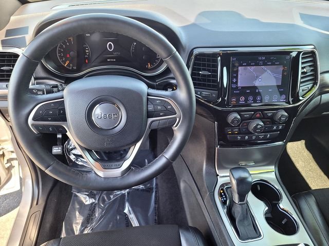 Used 2019 Silver Jeep Altitude image 9
