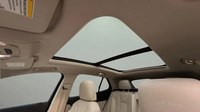 Used 2023 White Frost Tricoat Buick Avenir image 19