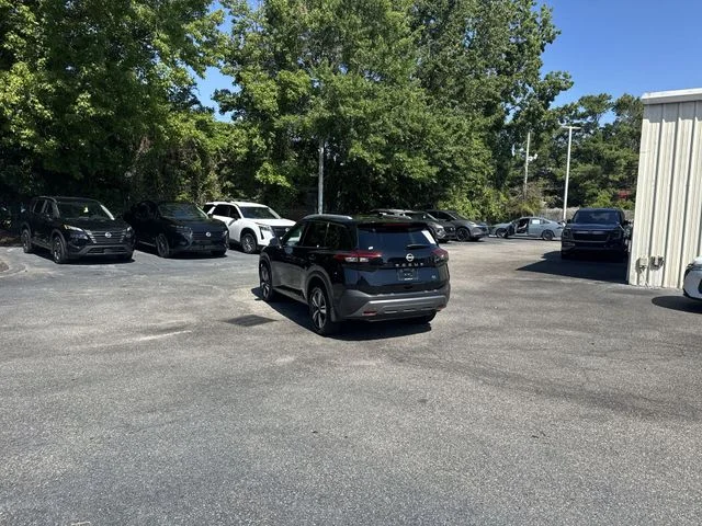 Used 2023 Black Nissan SL image 7