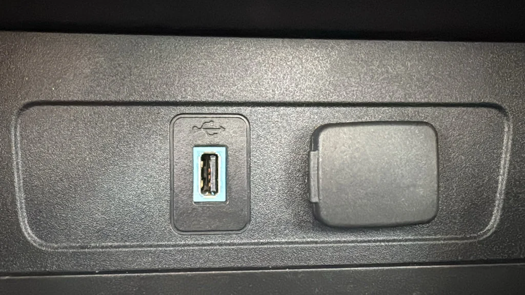 Used 2017 White Ford SE image 26