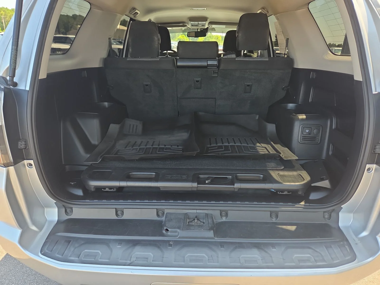 Used 2020 Classic Silver Metallic Toyota SR5 image 24