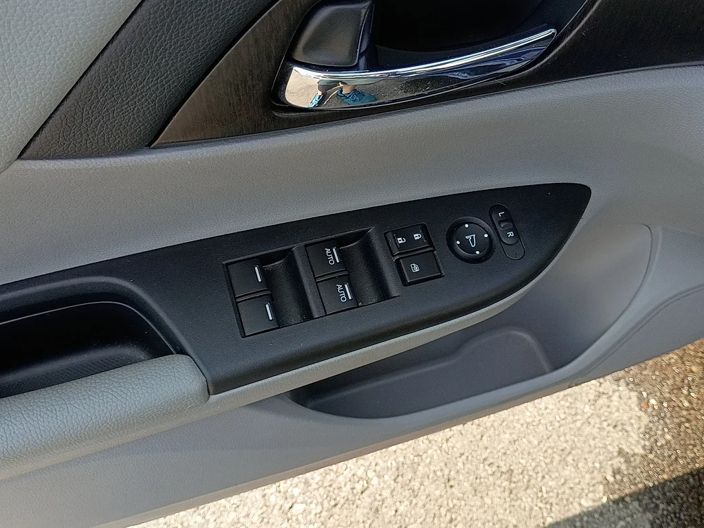Used 2014 Obsidian Blue Pearl Honda EX image 16