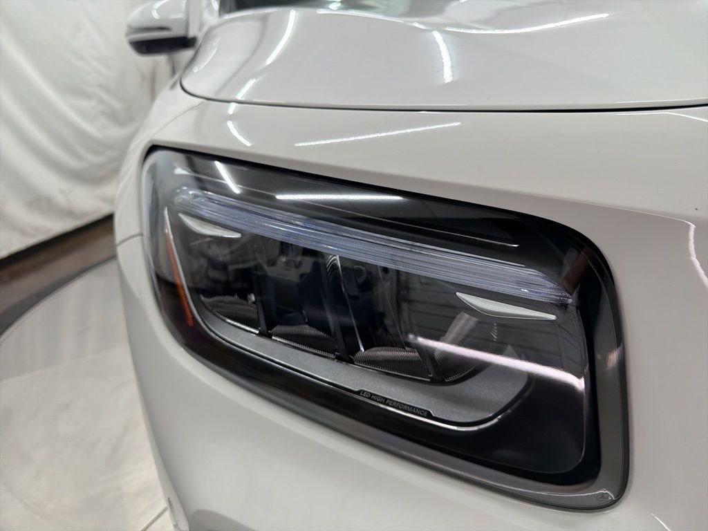 Used 2026 Polar White Mercedes-Benz GLB 250 image 10