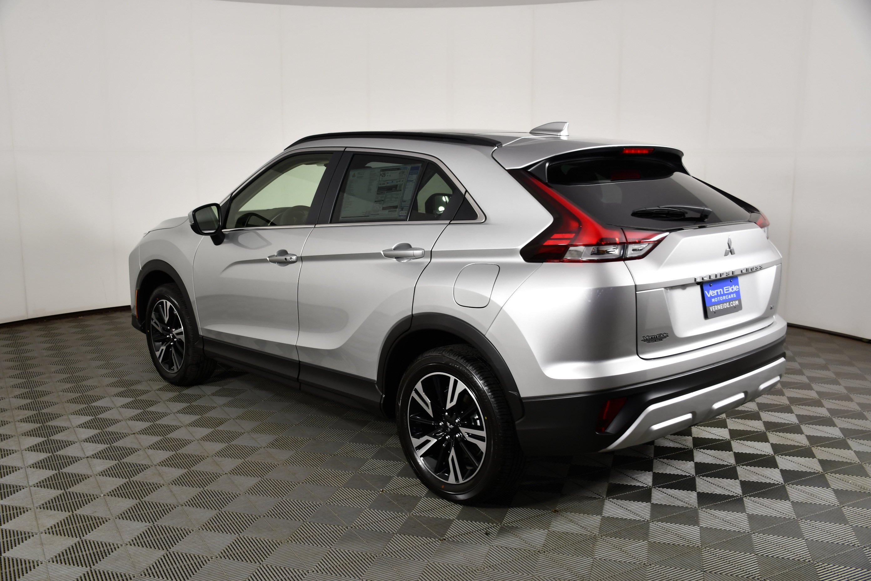 New 2026 Alloy Silver Metallic Mitsubishi SE 1.5T S-AWC image 8