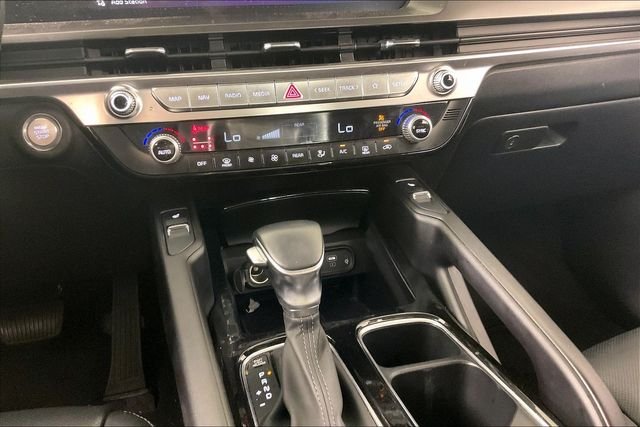 Used 2025 Black Kia S image 7