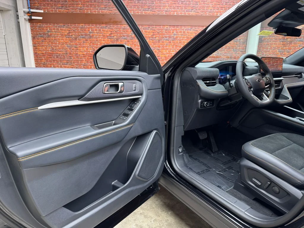 New 2026 Agate Black Metallic Ford Tremor® image 9