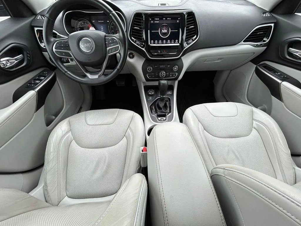 Used 2019 Red Jeep Limited image 11