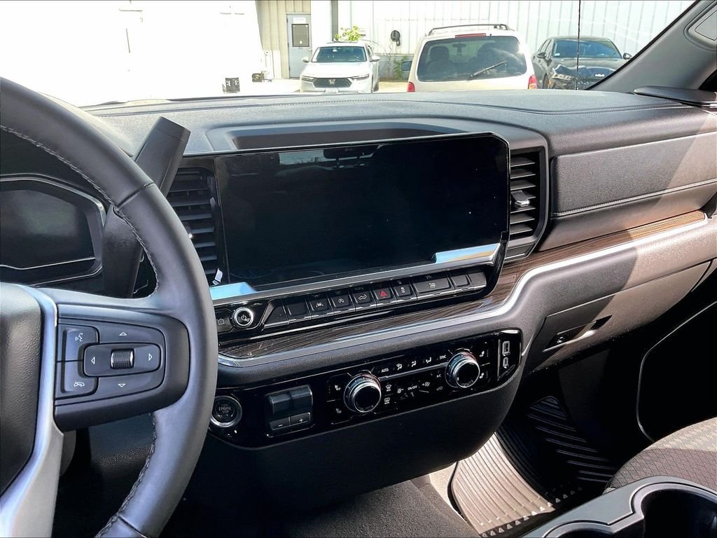 Used 2025 Black GMC Elevation image 18