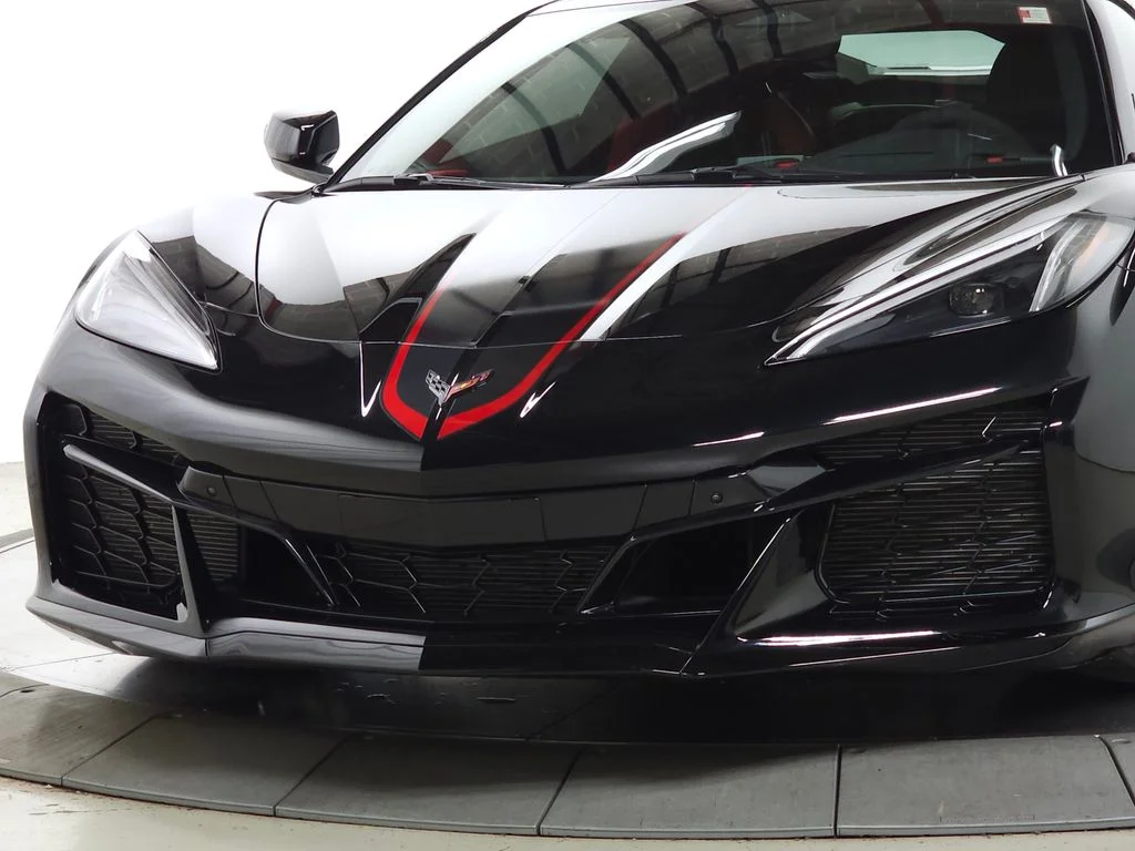 Used 2025 Black Chevrolet Z06 image 16
