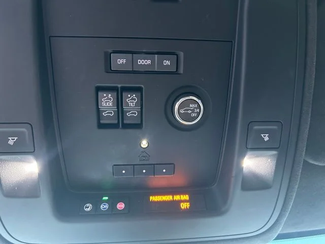 Used 2020 White Cadillac Platinum Edition image 19