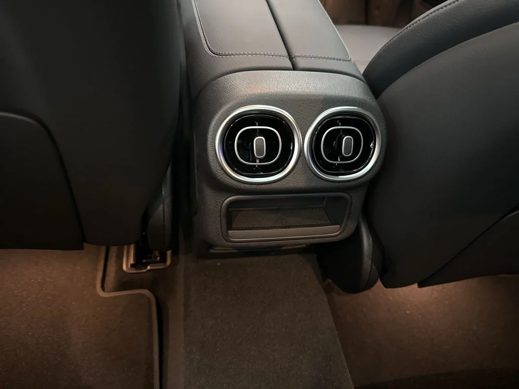 New 2026 Black Mercedes-Benz GLC 300 image 20