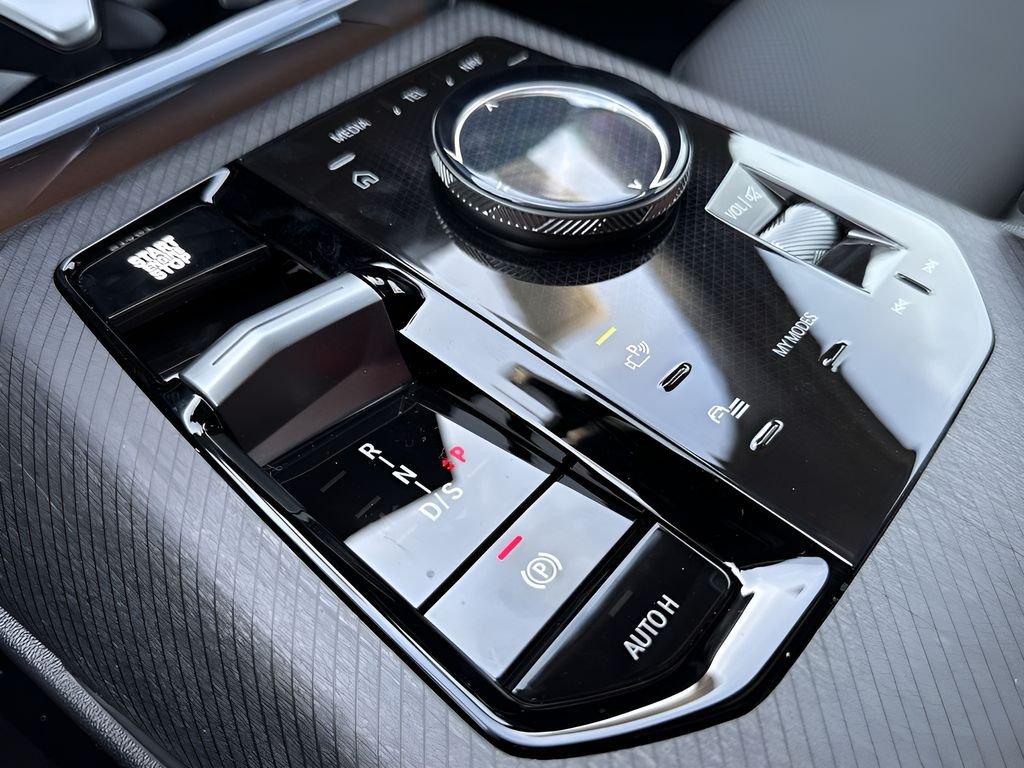 New 2026 Dark Graphite Metallic BMW 30 xDrive image 24