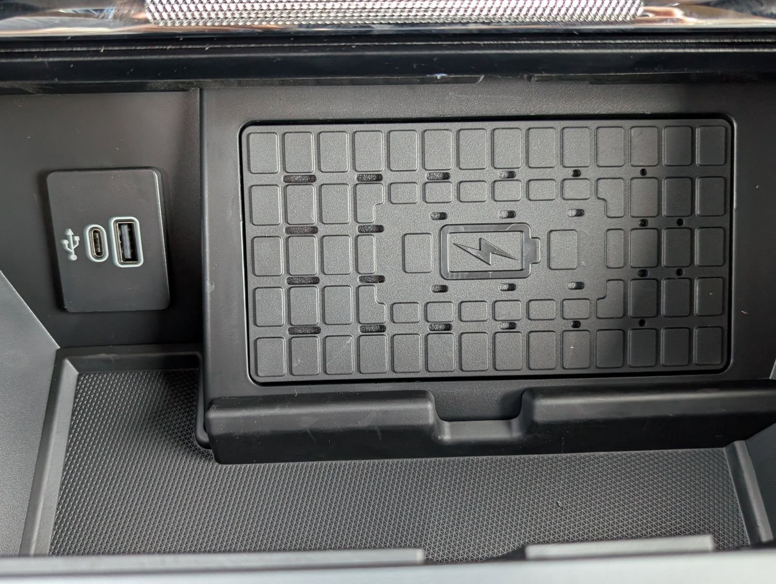 New 2026 Carbonized Gray Metallic Ford Lariat image 20