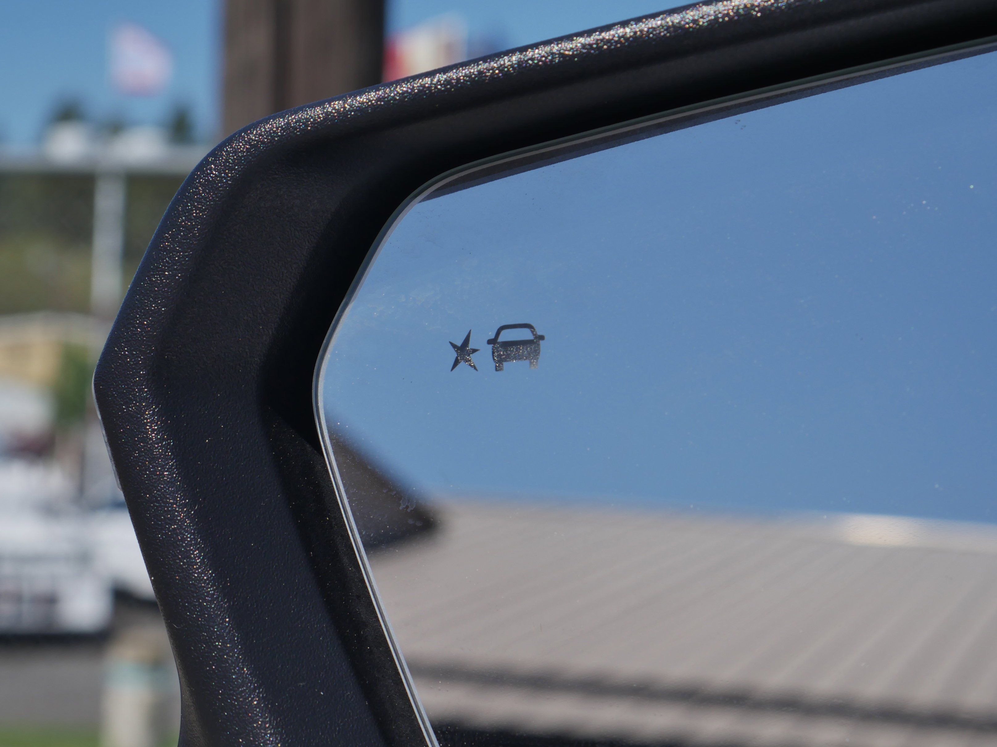 Used 2024 Summit White GMC AT4 image 28