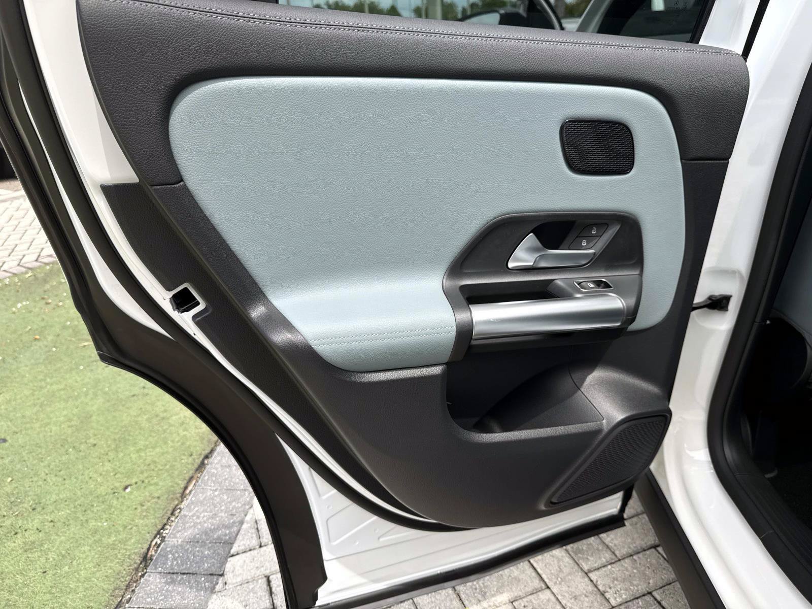 New 2026 Polar White Mercedes-Benz 250 SUV image 12
