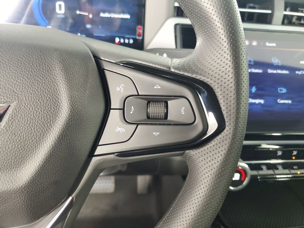 New 2027 Summit White Chevrolet LT image 23