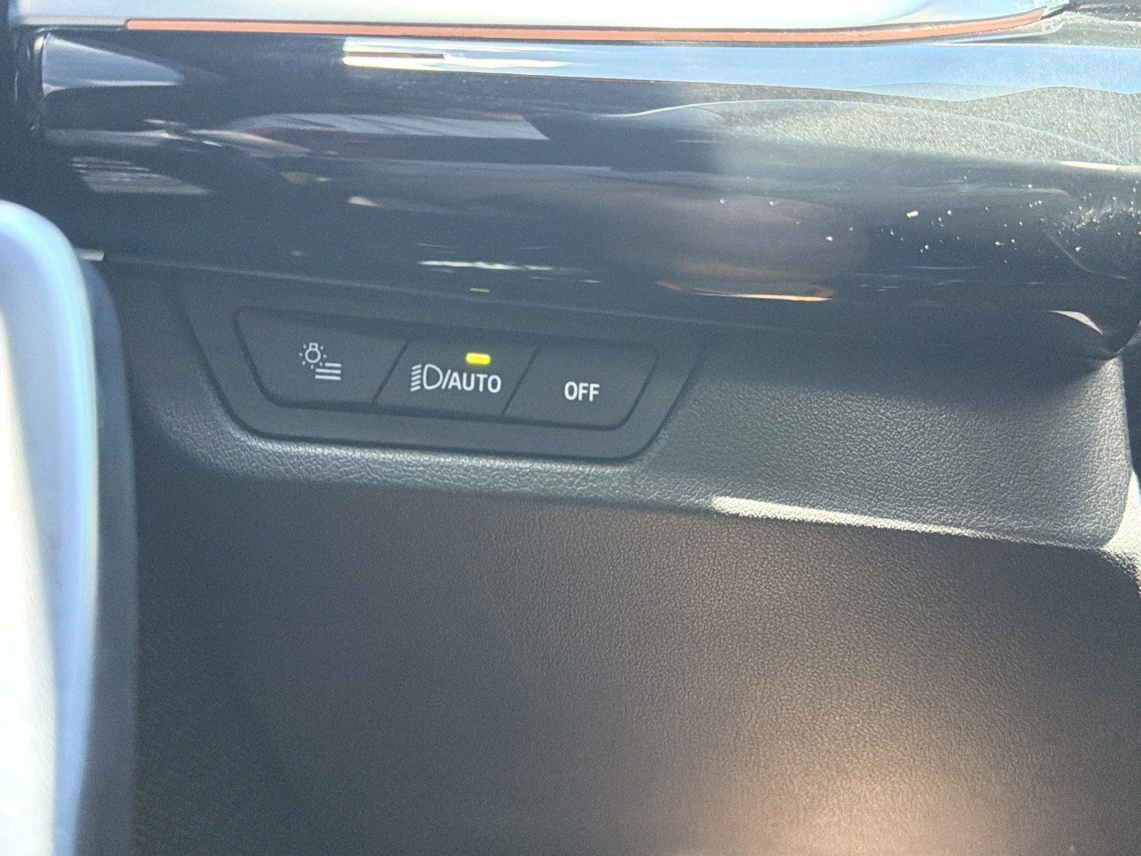 Used 2024 Mineral White Metallic BMW xDrive28i image 28