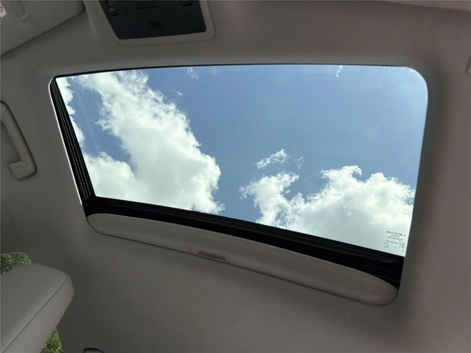 Used 2020 Eminent White Pearl Lexus RX 350 image 4