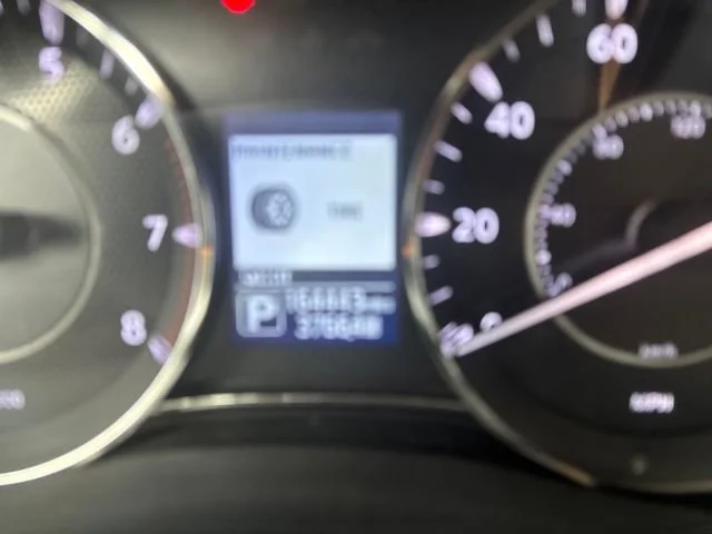 Used 2018 White Nissan Platinum image 14
