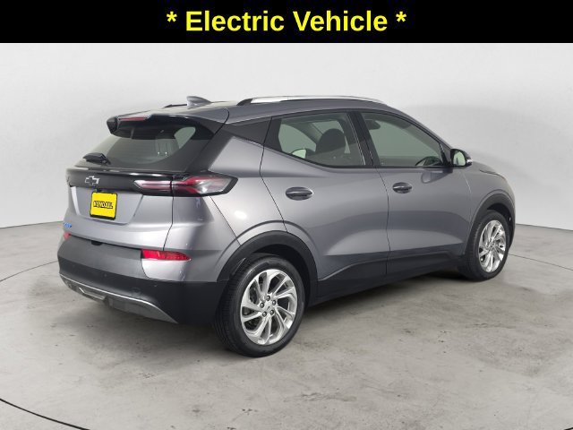 Used 2023 GRAY GHOST METALLIC Chevrolet LT image 5