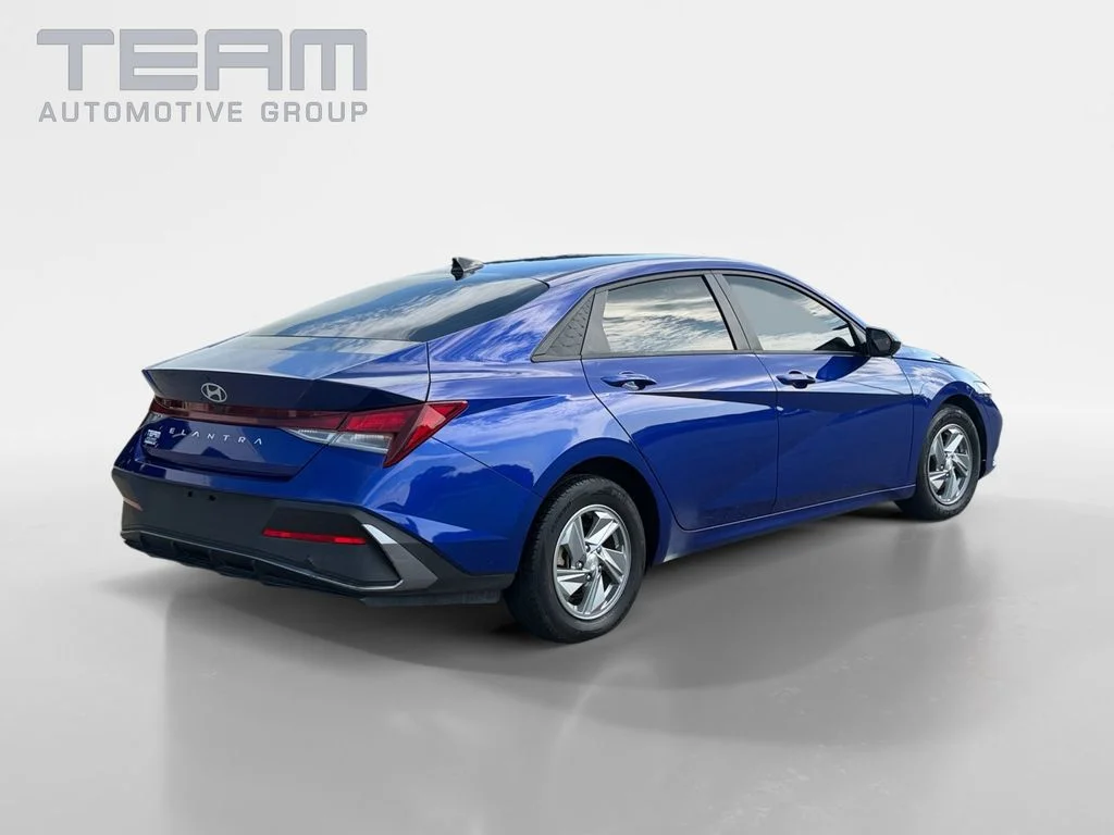 Used 2024 Blue Hyundai SE image 7