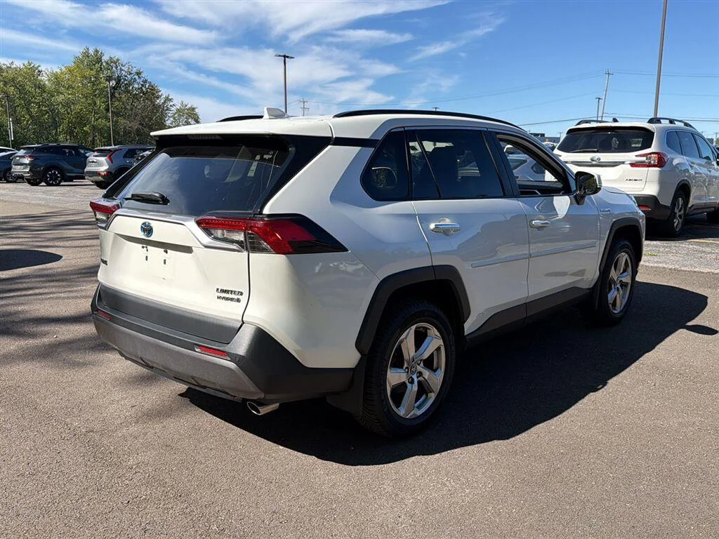 Used 2019 Blizzard Pearl Toyota Limited image 8