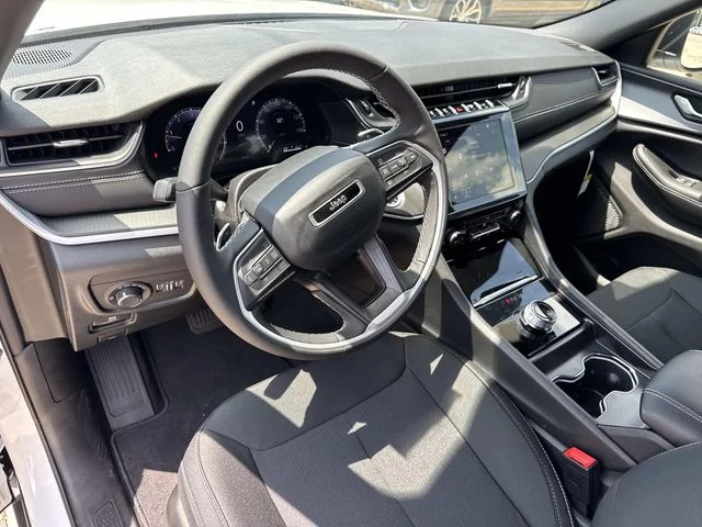 New 2026 White Jeep Laredo X image 19