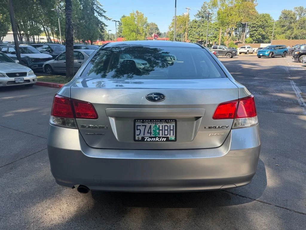 Used 2013 Ice Silver Metallic Subaru 2.5i image 5