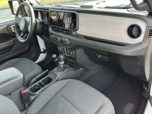 Used 2025 White Jeep Sport S image 24