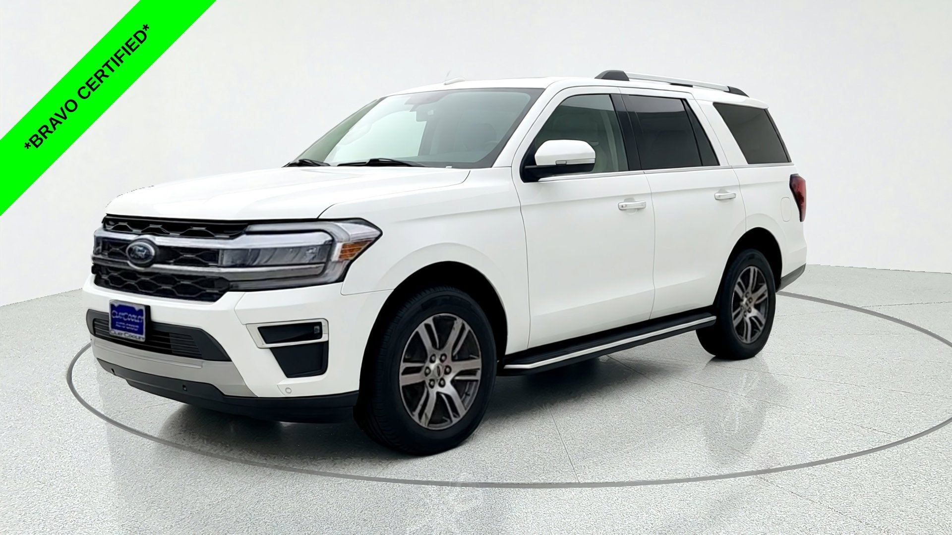 Used 2022  Ford Limited image 3