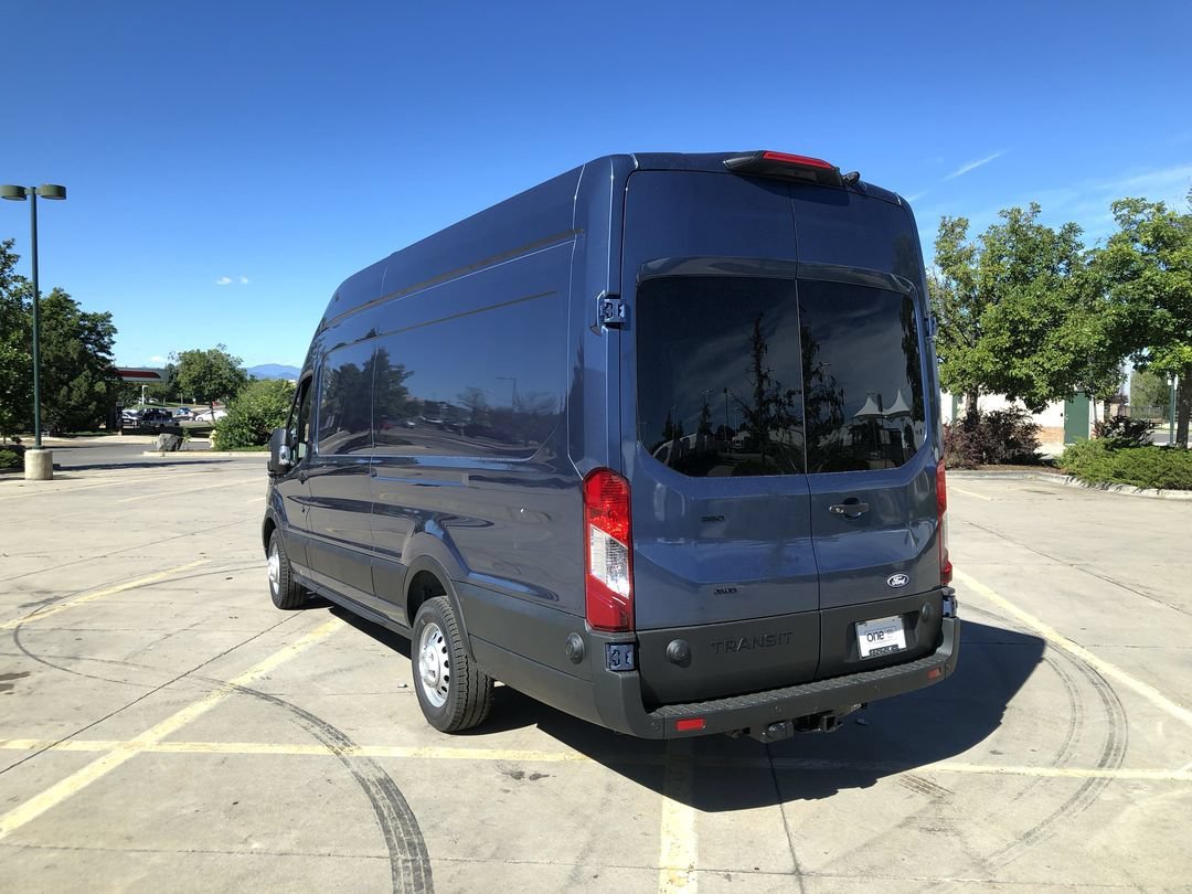 New 2027 Blue Metallic Ford  image 9