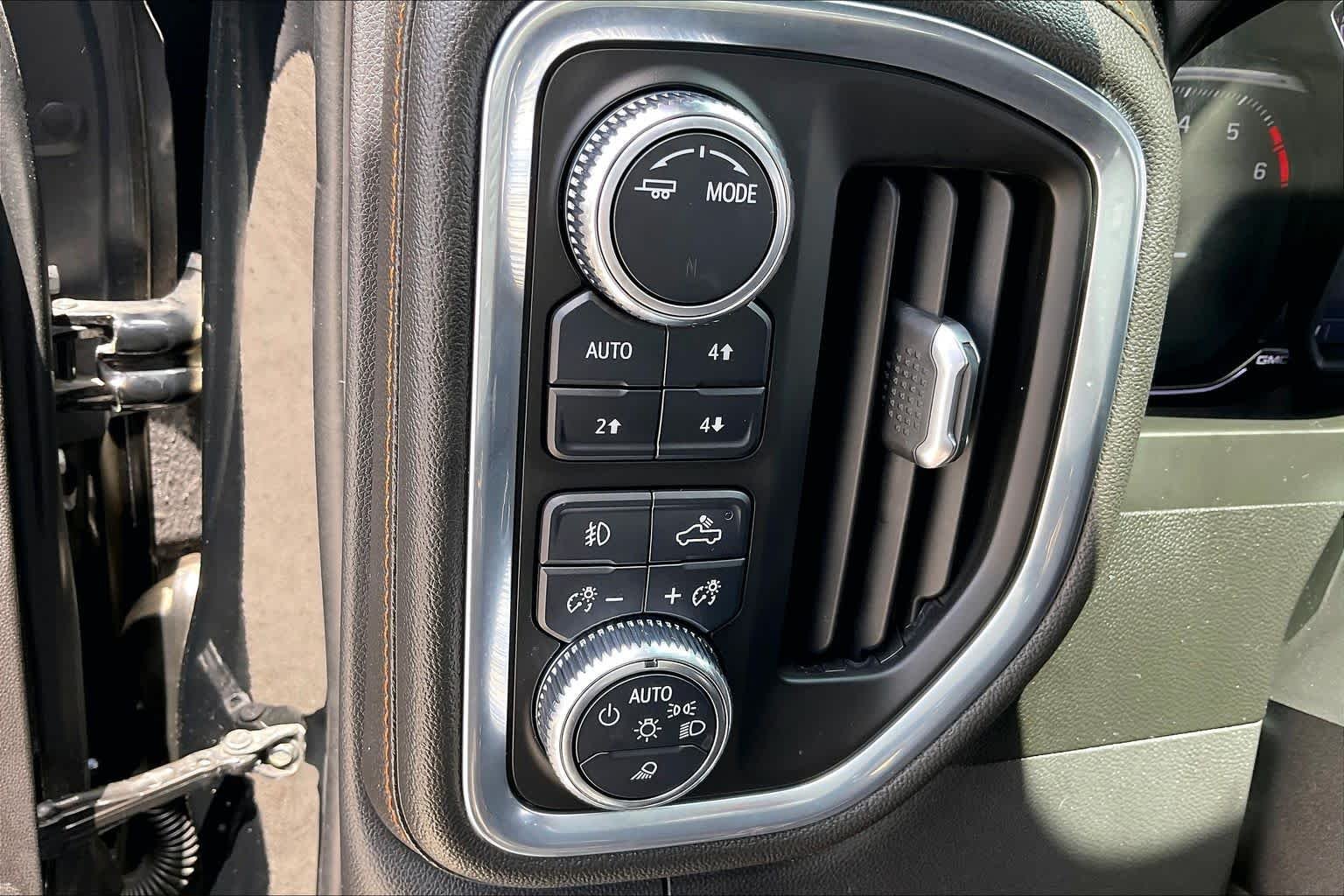 Used 2021 ONYX BLACK GMC AT4 image 14