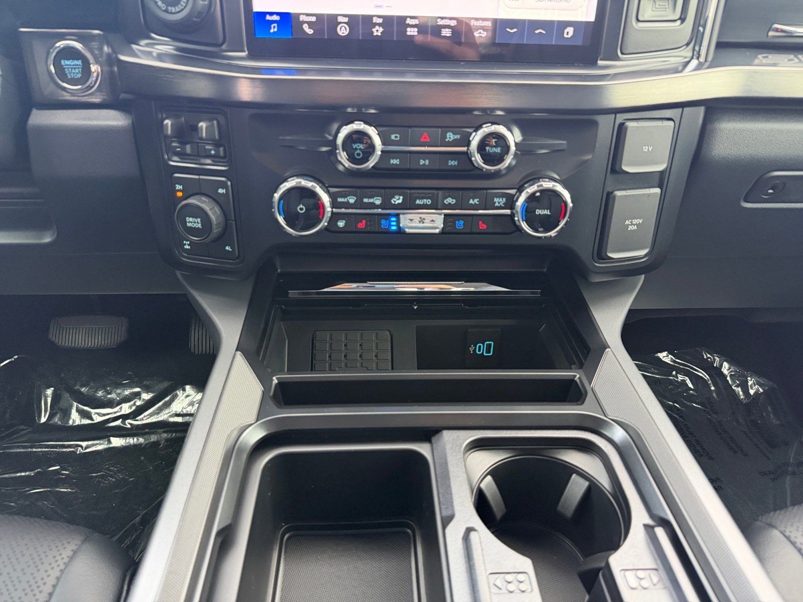 New 2026 Carbonized Gray Metallic Ford LARIAT image 12