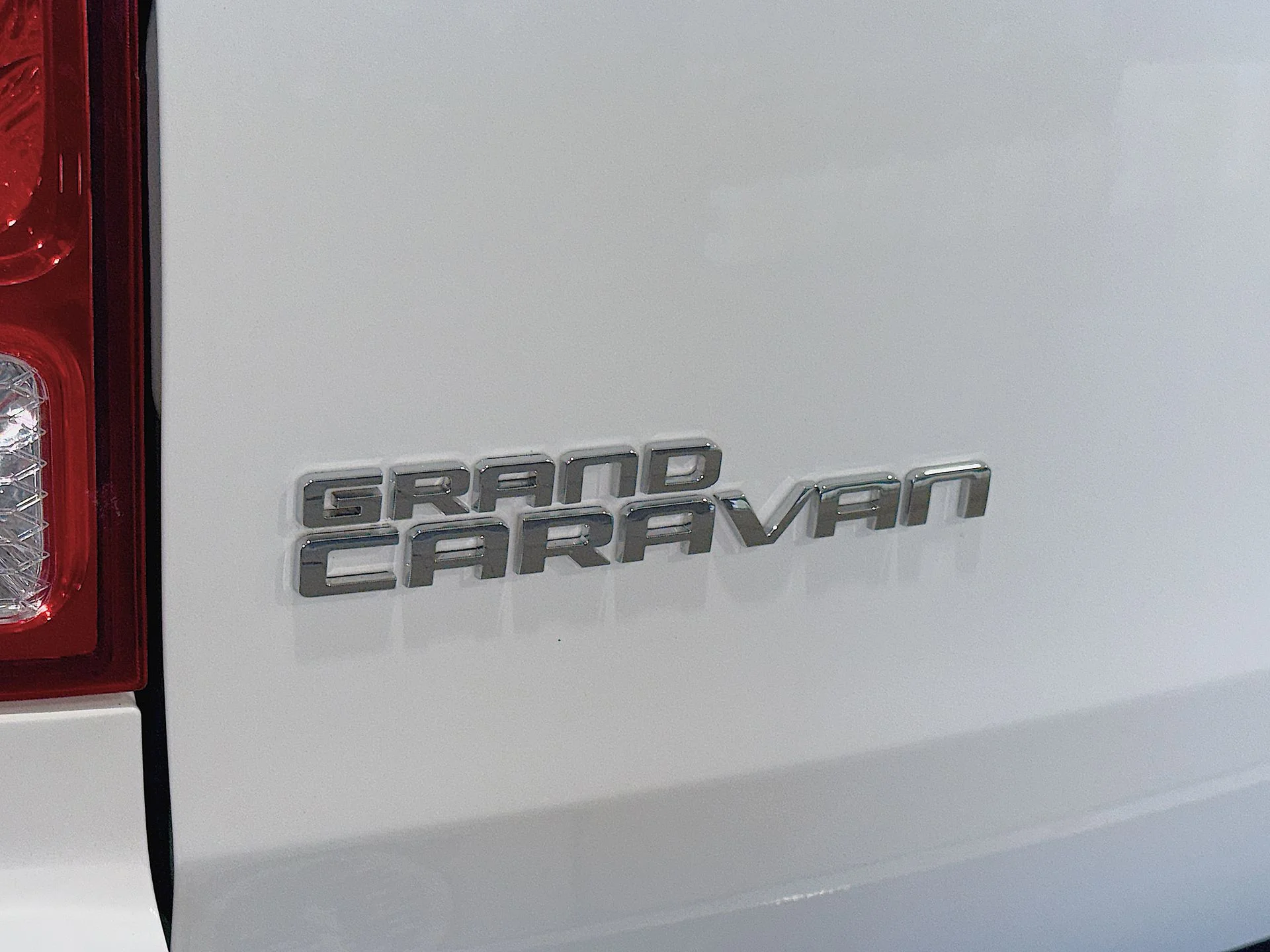 Used 2019 White Dodge SE image 28