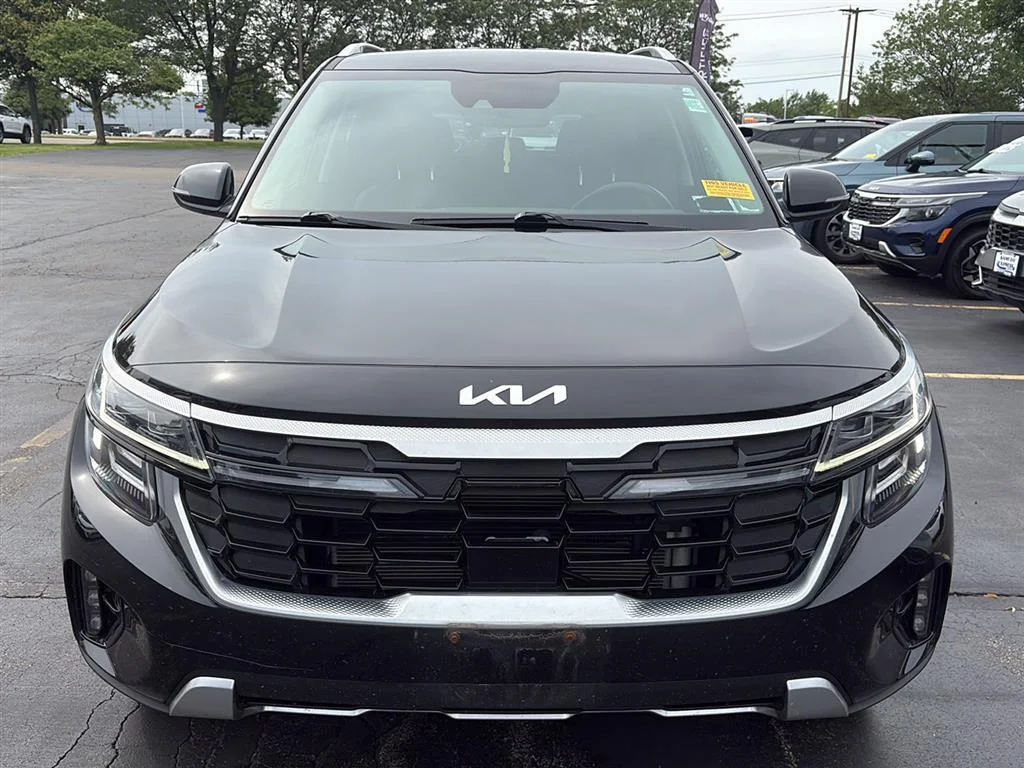 Used 2024 Fusion Black Kia SX image 16
