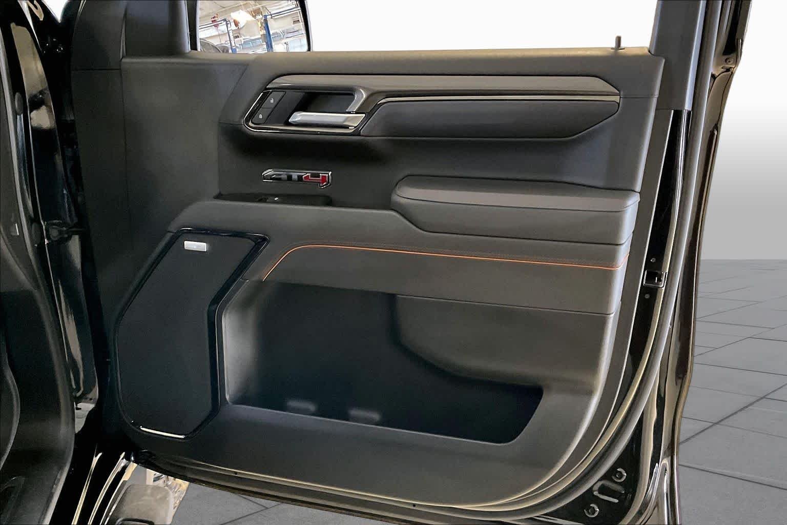 Used 2025 Onyx Black GMC AT4 image 21