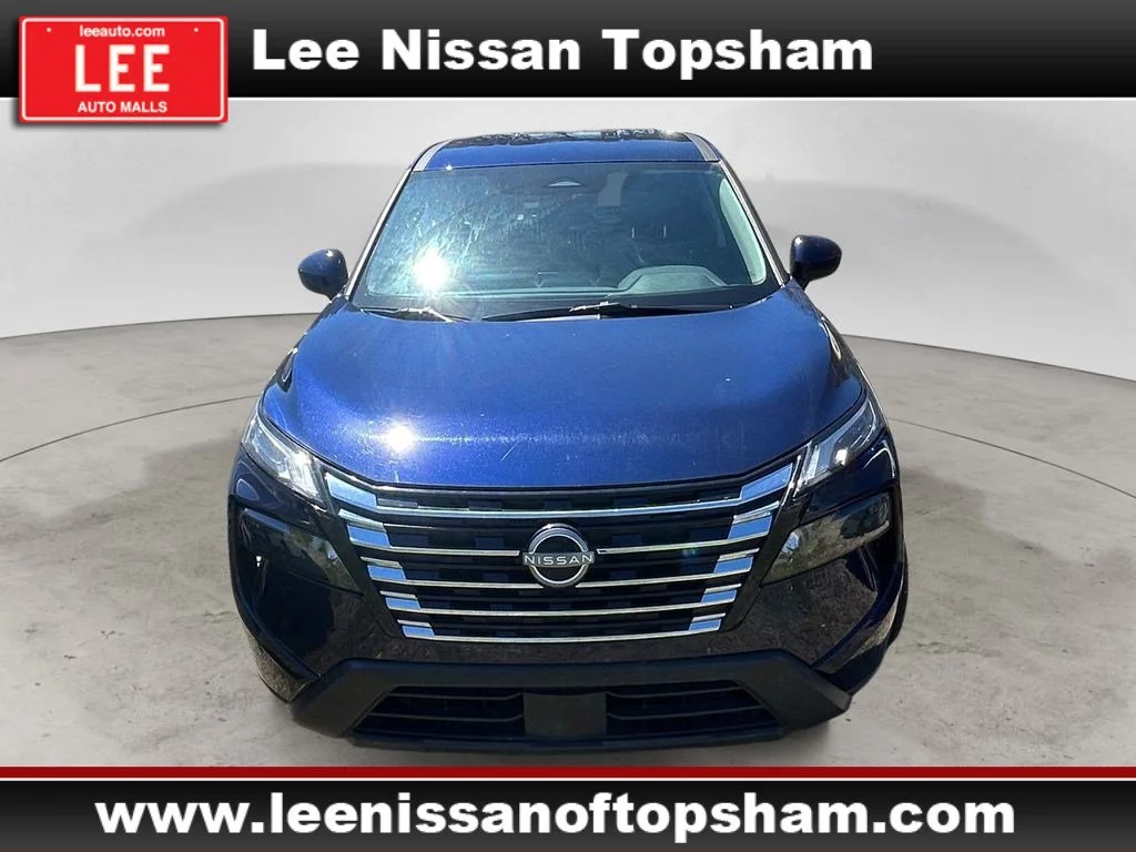 Used 2025 Deep Ocean Blue Pearl Nissan SV image 2