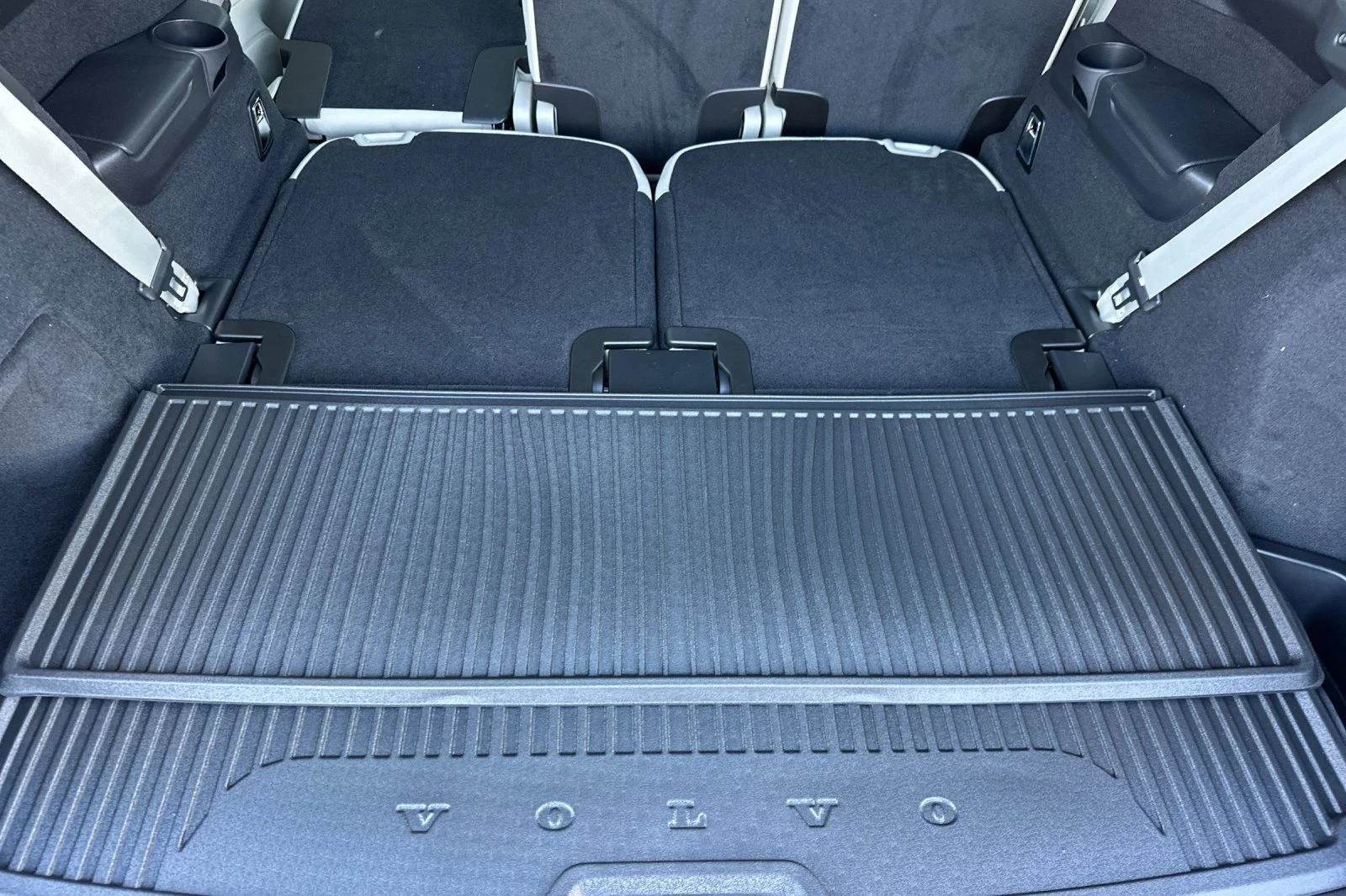 New 2026 Vapour Grey Volvo Ultra image 15