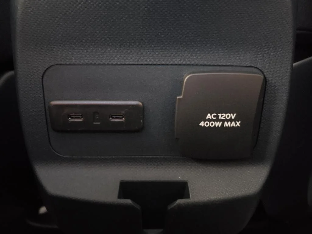 New 2025 Carbonized Gray Metallic Ford XLT image 19