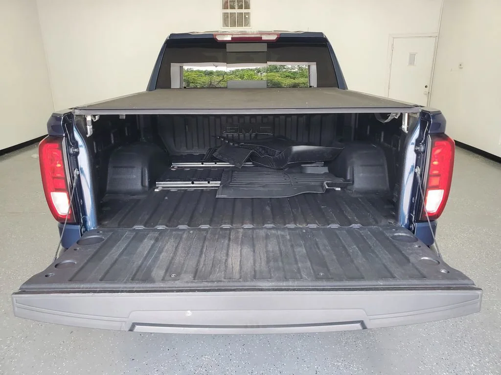 Used 2020 PACIFIC BLUE METALLIC GMC SLE image 28
