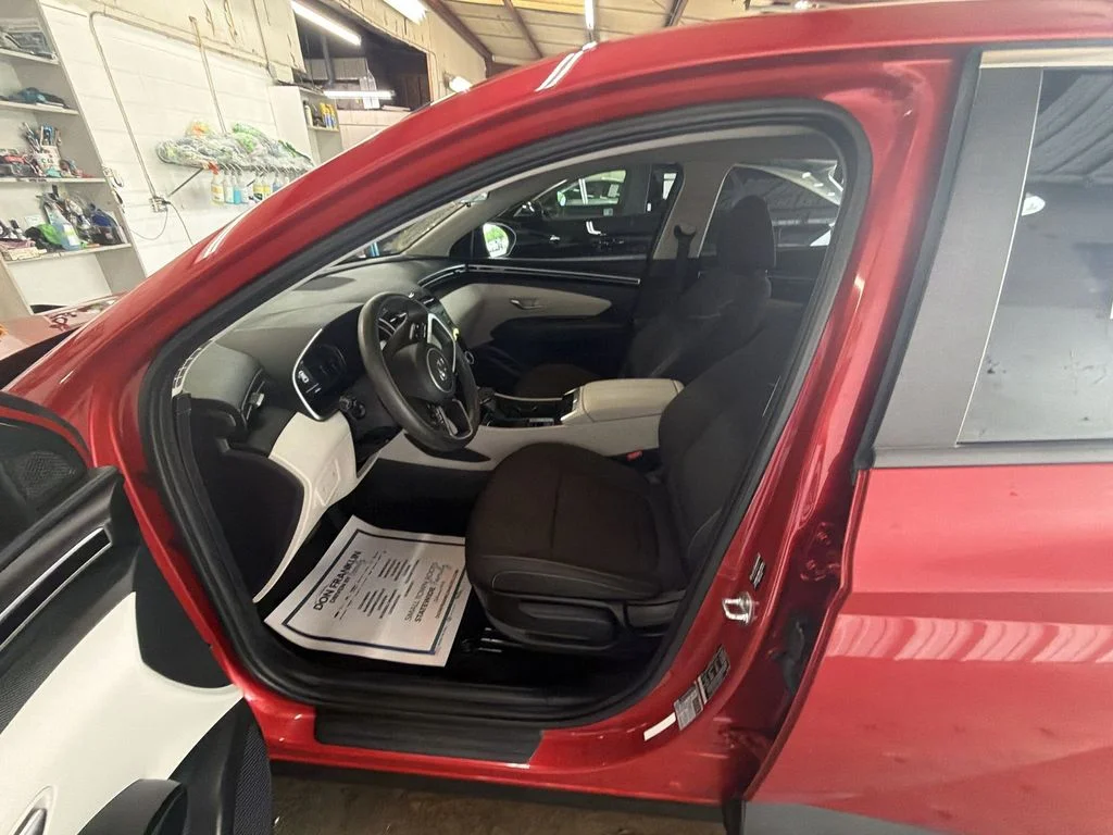 Used 2022 Red Hyundai SE image 11