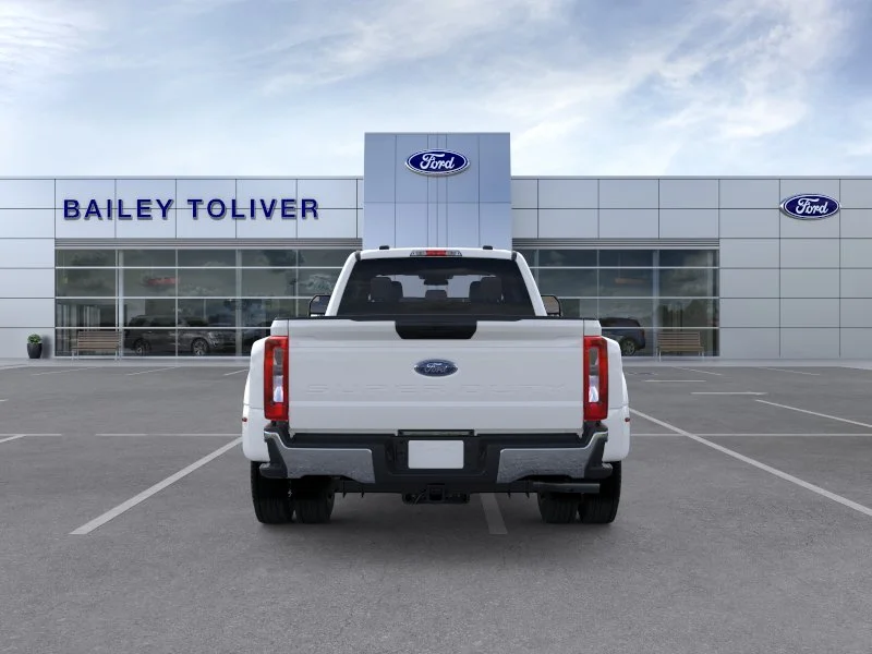 New 2026 Oxford White Ford F-450® XL image 30