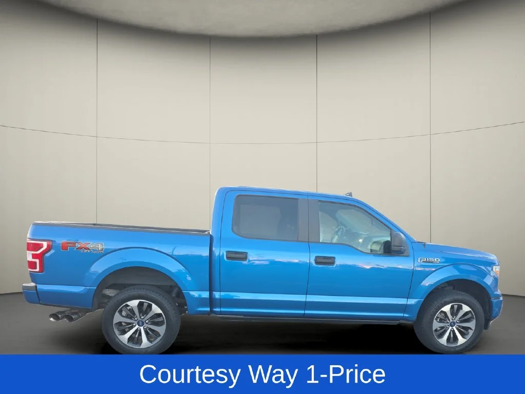 Used 2020 Blue Ford XL image 11